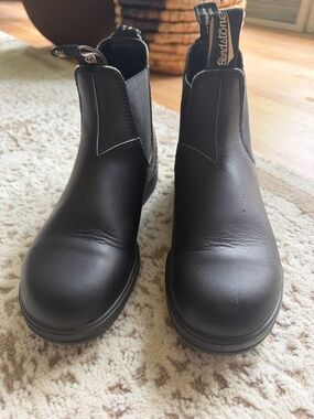 Blundstone Black Leather Chelsea Work Boots